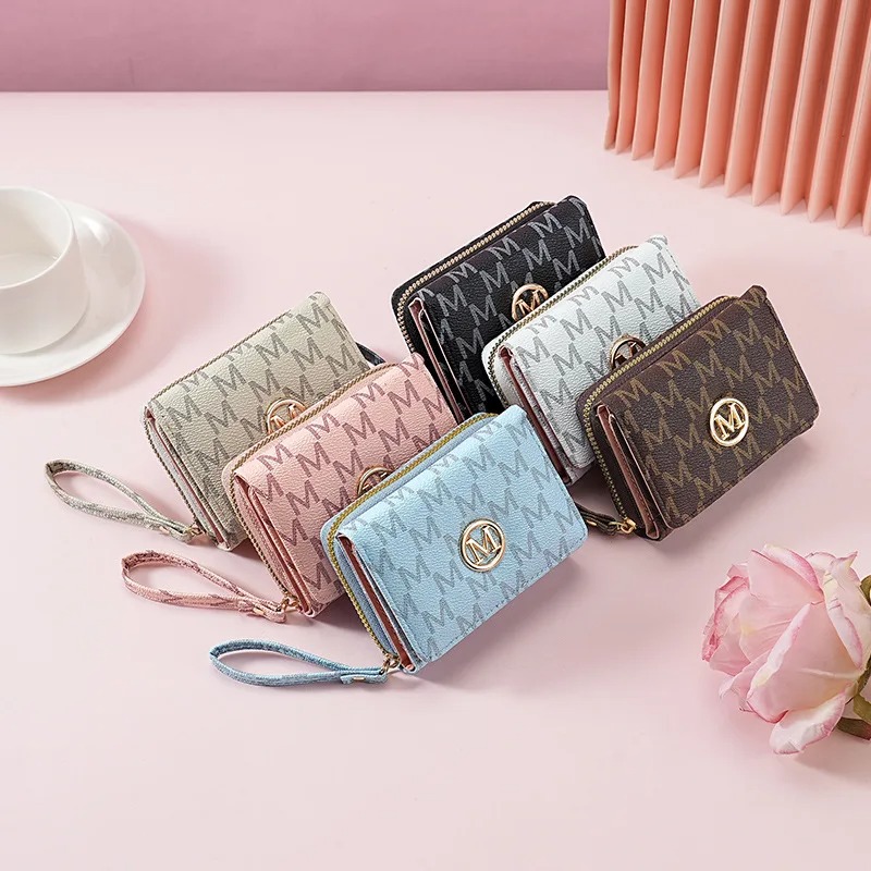 Women Accessories Bag - محفظة بثلاثة أقسام بسحاب مع نقش