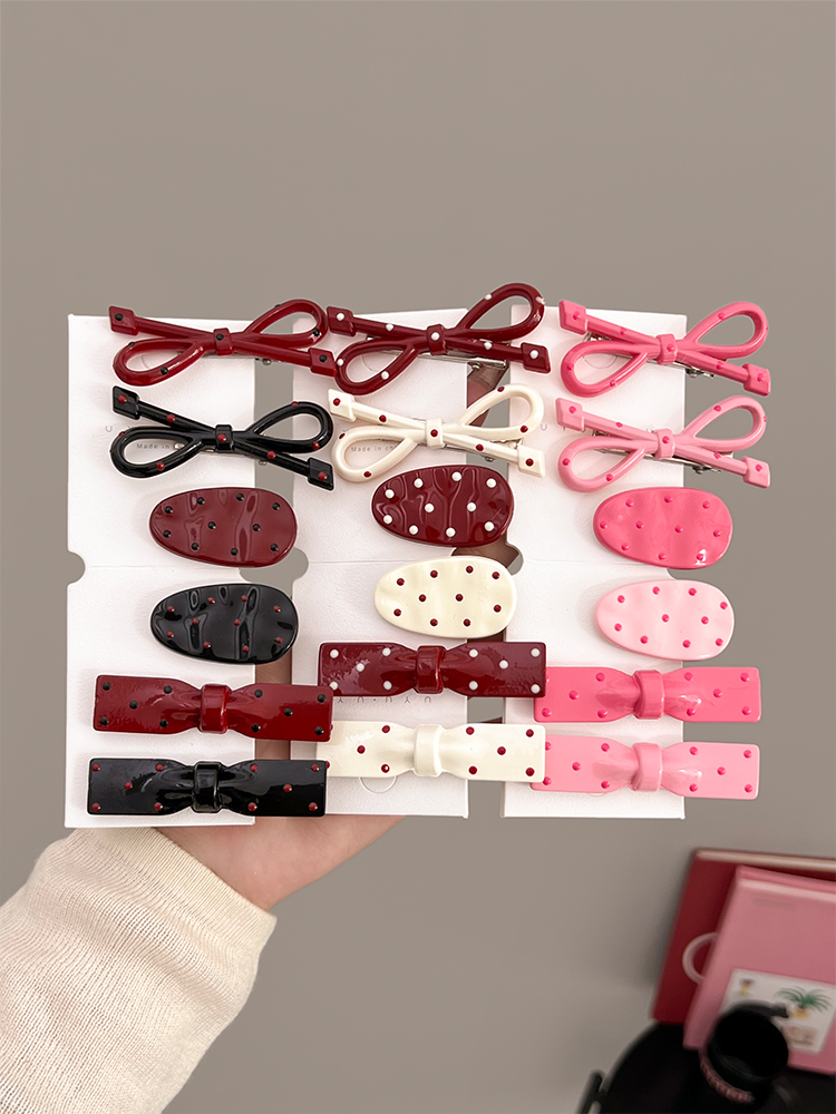 Women Accessories Brands - مشبك شعر نسائي أنيق بنقاط البولكا