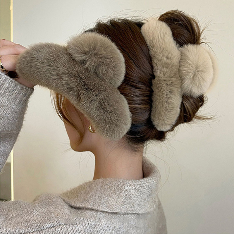 مخلب شعر من الفرو الصناعي للنس - مراجعة Women'S Winter Accessories Set وسعره