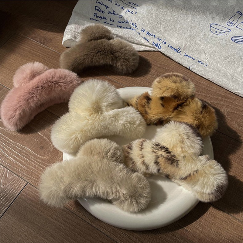 مخلب شعر من الفرو الصناعي للنس - مراجعة Women'S Winter Accessories Set وسعره