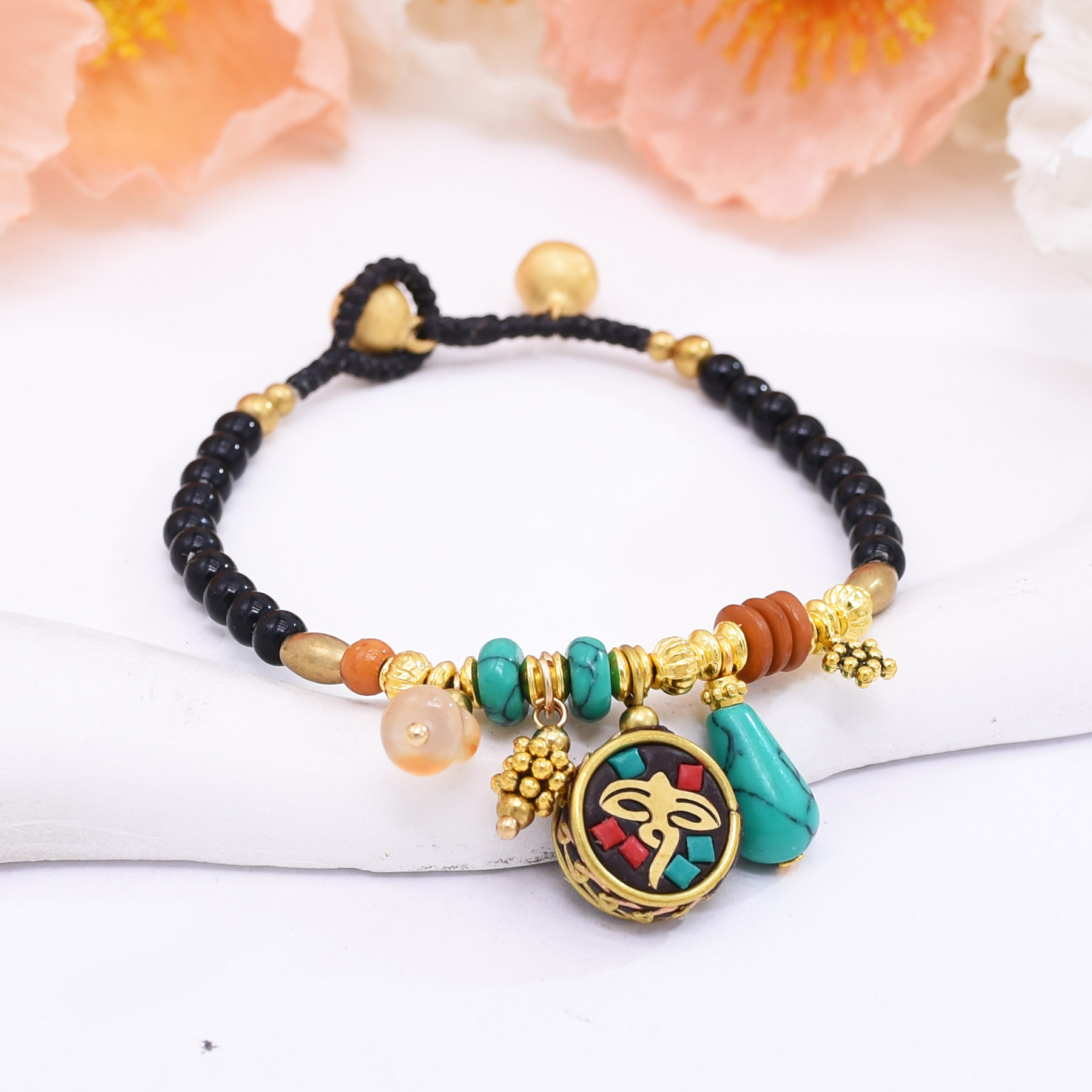 أساور نسائية من الكازاخستان ون - مراجعة Women Accessories Nepal وسعره