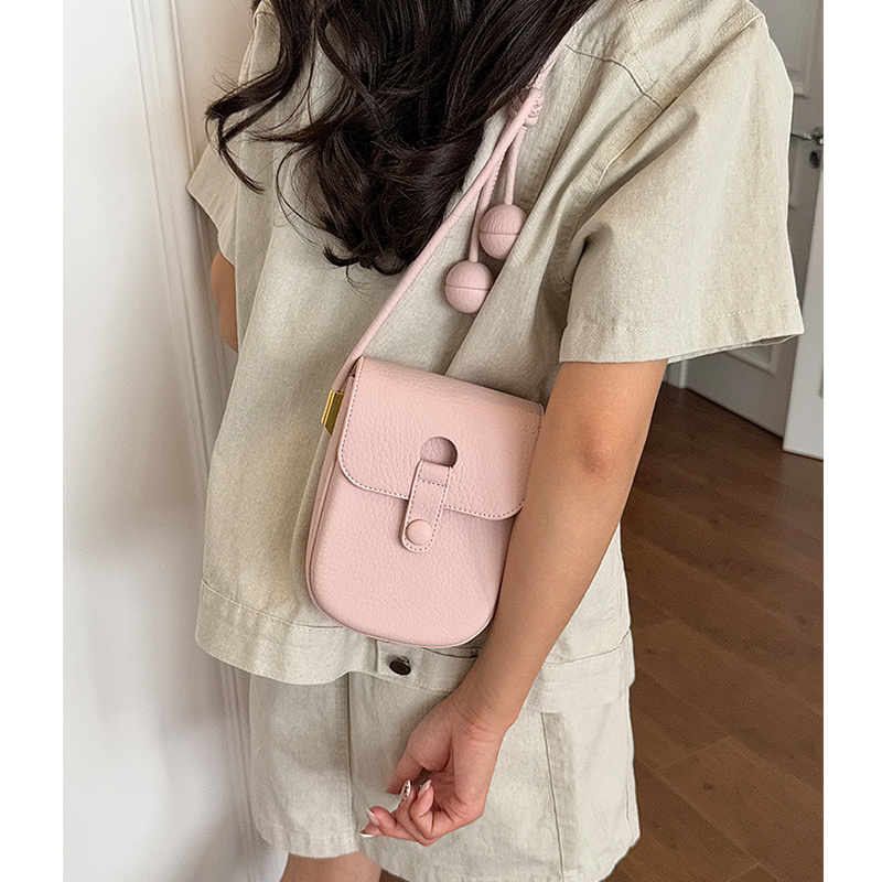 حقيبة كتف صغيرة فاخرة باللون ا - مراجعة Women Accessories Brands وسعره